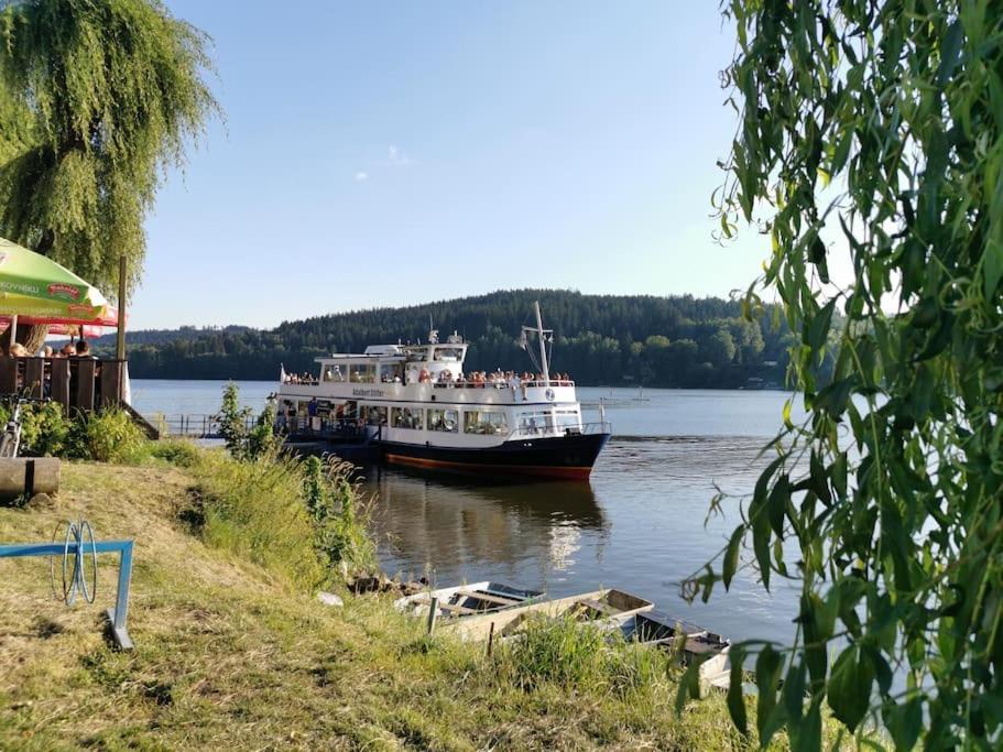 Apartman S Terasou A Vyhledem Na Jezero Lipno Kovarov  Экстерьер фото