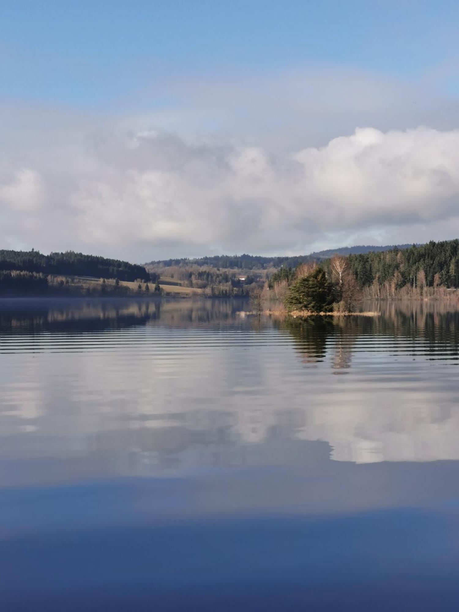 Apartman S Terasou A Vyhledem Na Jezero Lipno Kovarov  Экстерьер фото