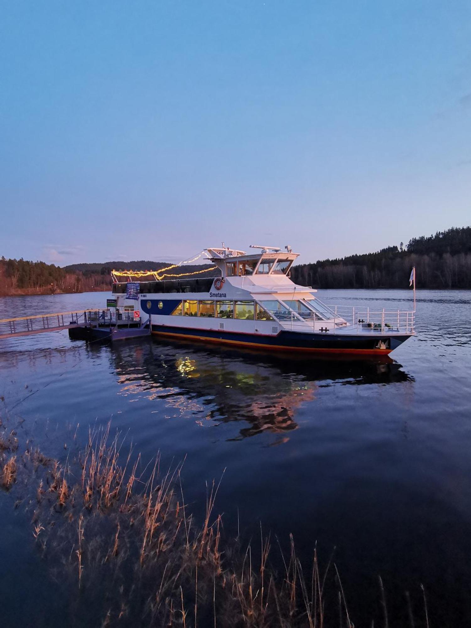 Apartman S Terasou A Vyhledem Na Jezero Lipno Kovarov  Экстерьер фото