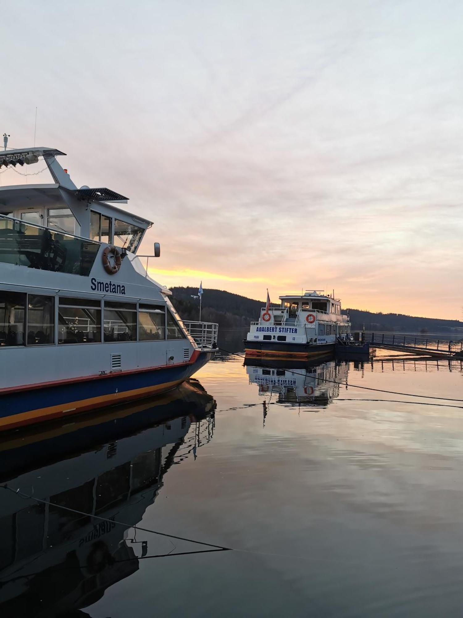 Apartman S Terasou A Vyhledem Na Jezero Lipno Kovarov  Экстерьер фото