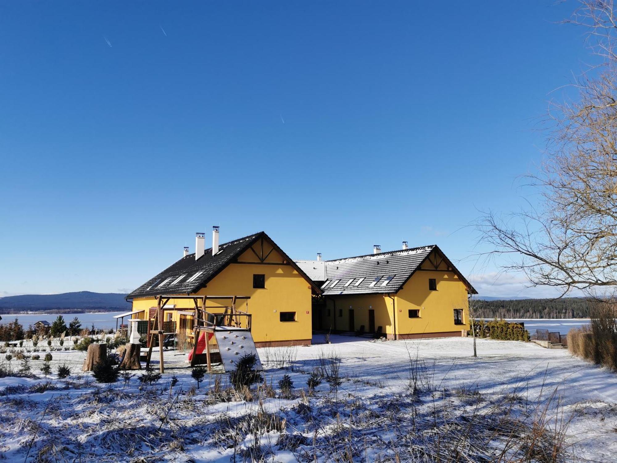 Apartman S Terasou A Vyhledem Na Jezero Lipno Kovarov  Экстерьер фото