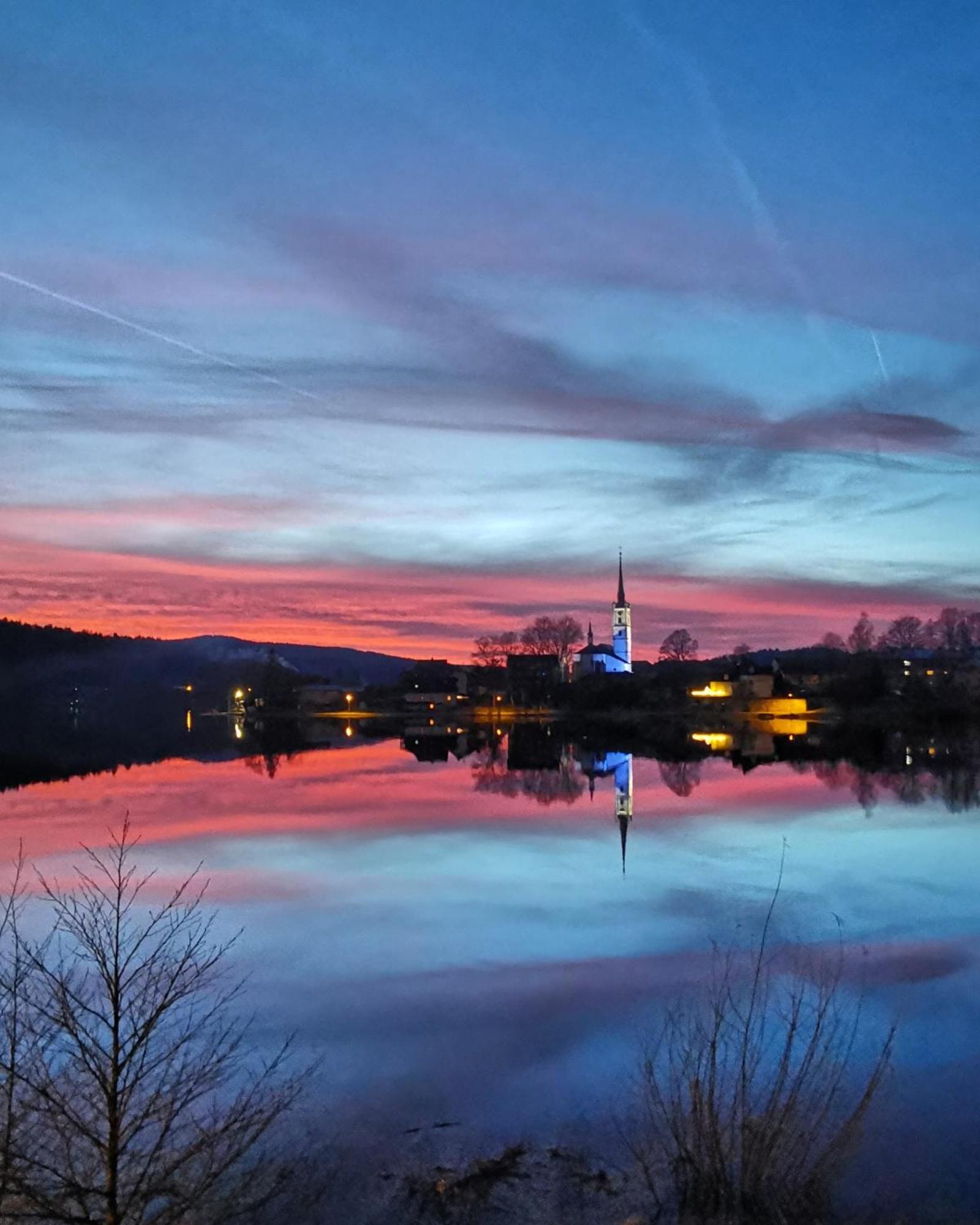 Apartman S Terasou A Vyhledem Na Jezero Lipno Kovarov  Экстерьер фото